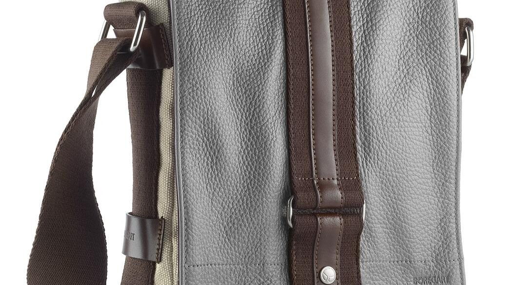 In a world where our phones, earbuds, tablets, and laptops are basically extensions of us, the accessories we choose matter more than ever. DecodedBags (DECODED) sits right at the intersection of function + style, creating premium carry and protection solutions designed around modern, always-connected life. Rather than treating tech accessories as disposable add-ons, DECODED approaches them like everyday essentials—built to last, feel good in-hand, and look elevated whether you’re commuting, traveling, or heading into a meeting.