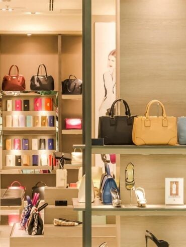 In a digital world packed with endless shopping options, finding a store that feels curated—not chaotic—makes all the difference. Divo Boutique positions itself as an official online fashion and luxury store offering a wide range of clothing, shoes, bags, and designer accessories for women, men, and kids. Instead of focusing on one niche, Divo Boutique is built like a full luxury wardrobe hub—where you can shop iconic names, discover emerging labels, and style complete looks in one place.
