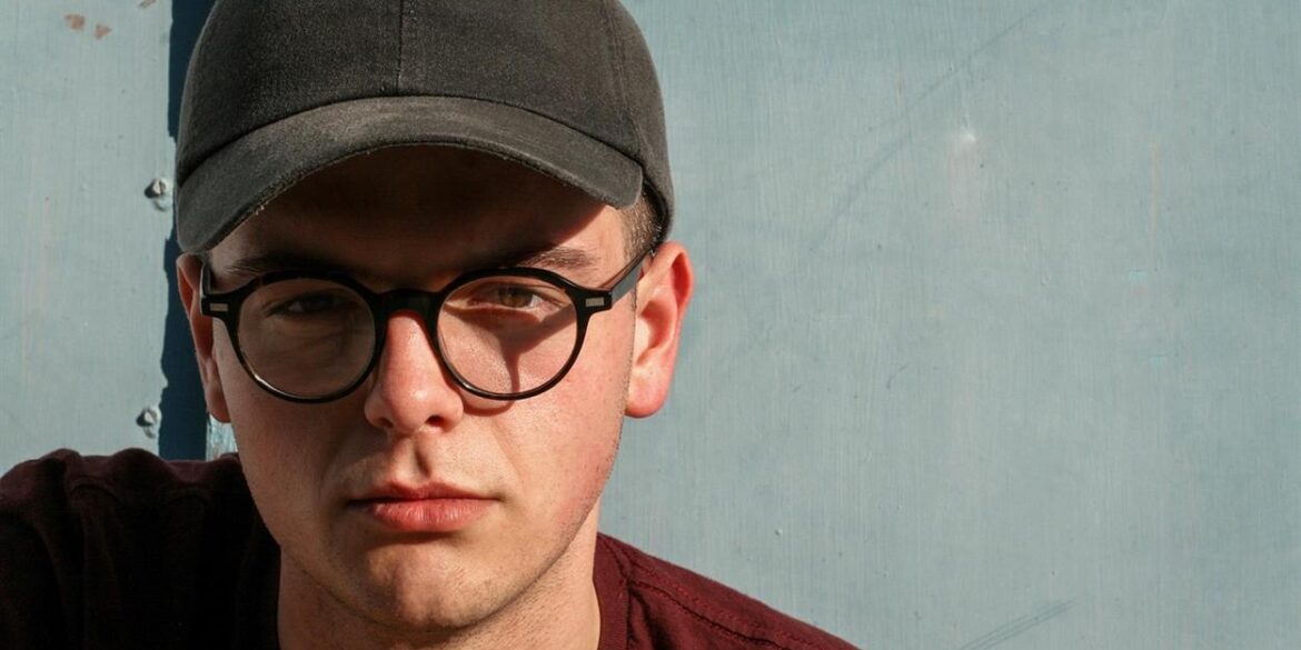 Eyewear is one of the few accessories you use every single day—it’s on your face in meetings, on commutes, in photos, and during hours of screen time. That’s why DIFF Eyewear has built such a loyal following: the brand blends on-trend, designer-inspired styling with a clear social-impact mission—making “good-looking” feel even better.
